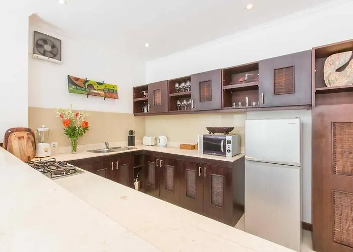 2 Bedroom Private Pool Walking Distance To The * Seminyak