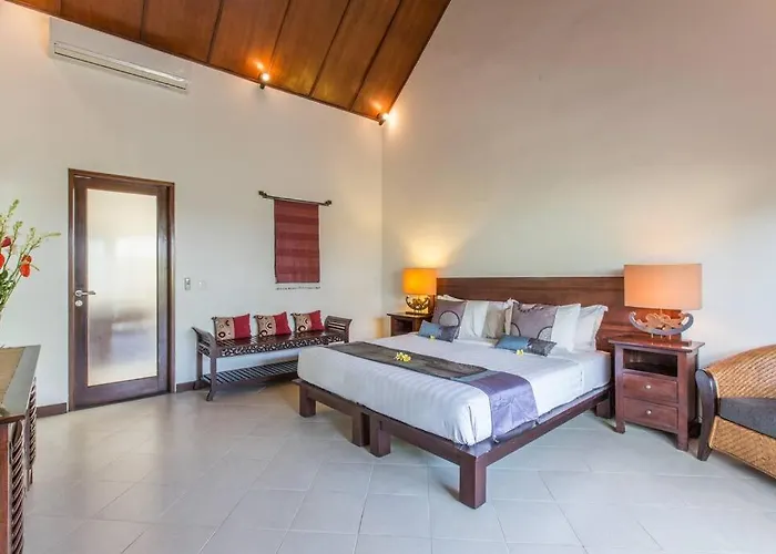 Villa 2 Bedroom Private Pool Walking Distance To The *
